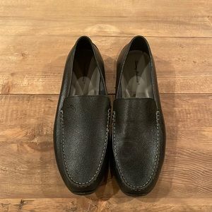 Brand new tommy bahama shoes, classy but casual!
